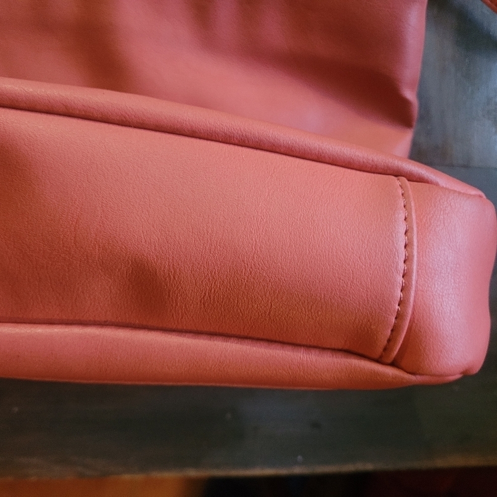 Fiorelli Coral Colored Crossbody Purse - Picture 6 of 9